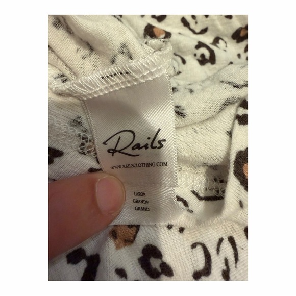Rails Leopard Print Linen Blend Henley Button Front Long Sleeve Top – Size L - Picture 7 of 9